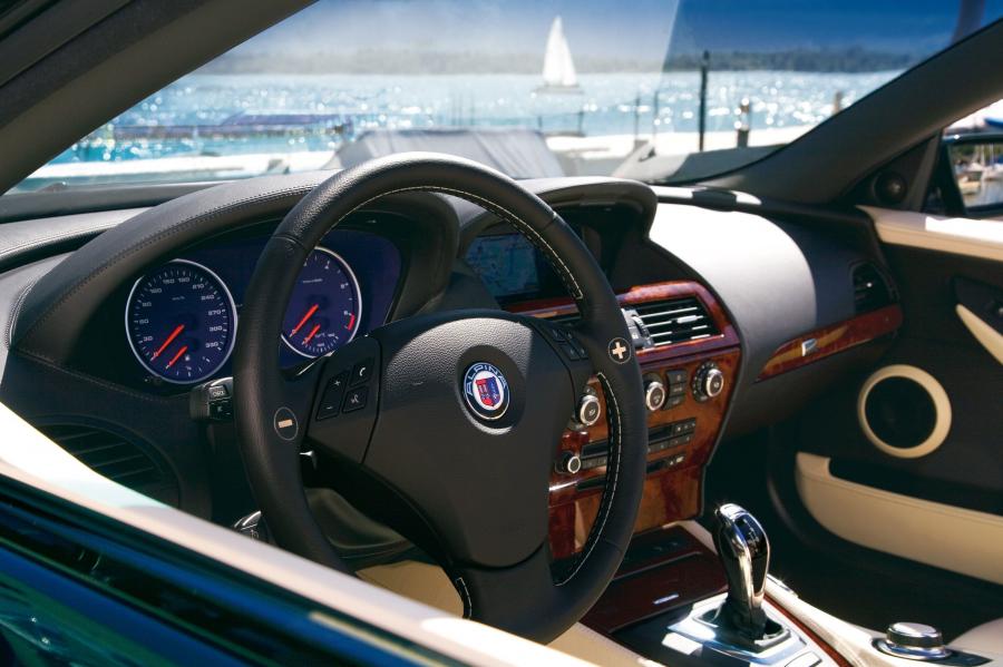 Интерьер Alpina B6 S Cabrio (E64) 2007 года  (фото 3 из 10)